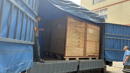 최신 회사 뉴스 2 세트 맞춤형 PCL 장갑 접는 포장 기계는 고객에게 배포하고 있습니다