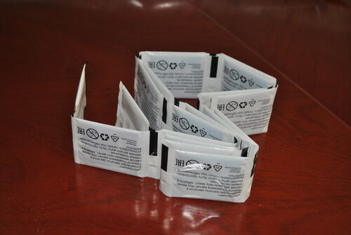 최신 회사 뉴스 혁신적인 자동 카드 카운팅 베개 포장기: 카드 포장 산업의 효율성을 재정의하다