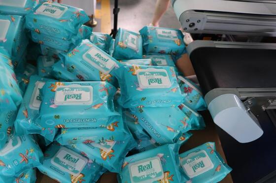 Good price 내구성 있는 습기 와이프 포장 기계 정밀 포장 및 원활한 작동을 보장하는 고급 제어 시스템으로 장착 온라인으로